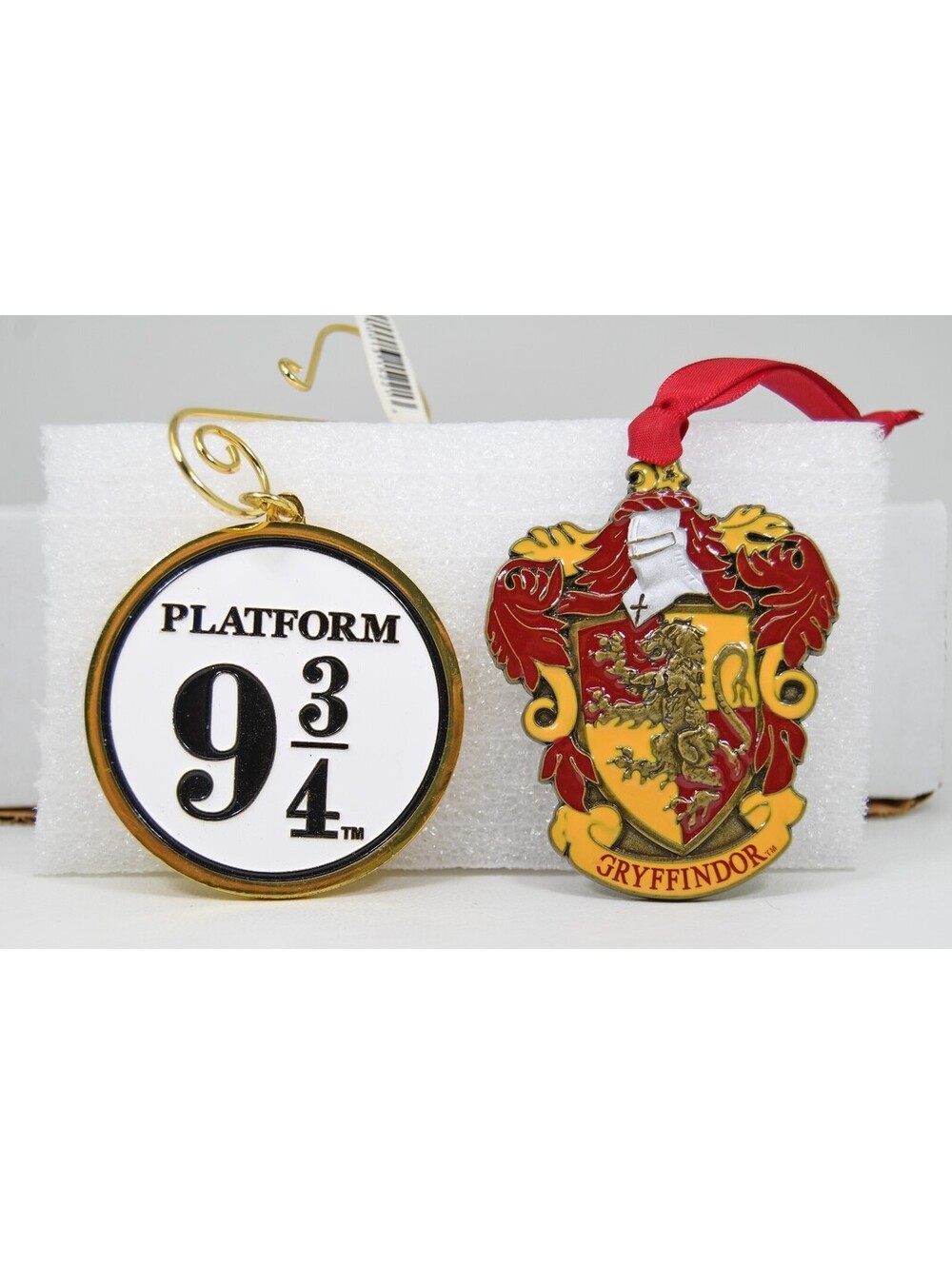 Harry Potter Ornaments Platform 9 3/4 Gryffindor Universal Studios Metal Enamel